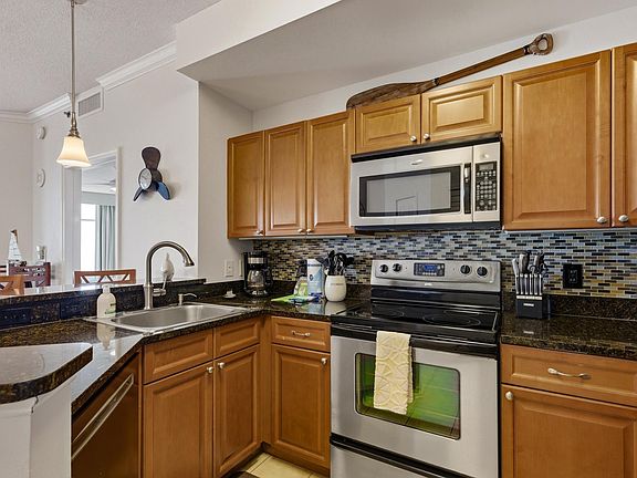 5th image of 215 77th Ave. N #515