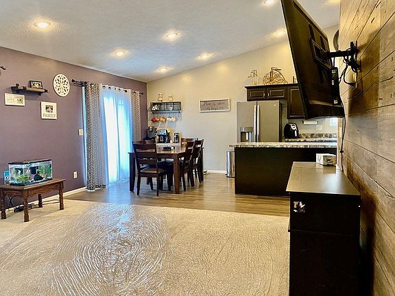 4th image of 4244 Yarrow Dr
