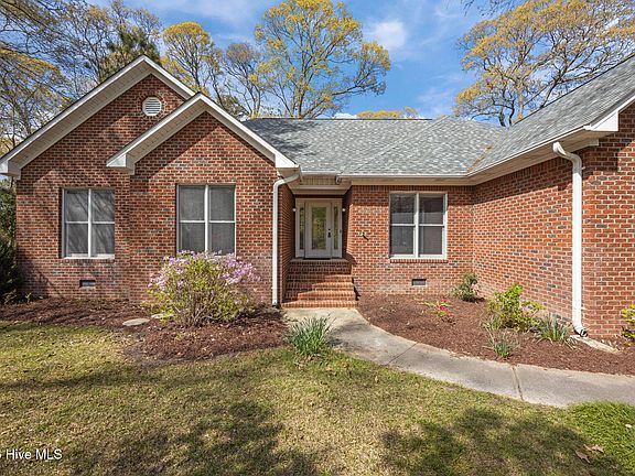 3rd image of 100 Pheasant Drive