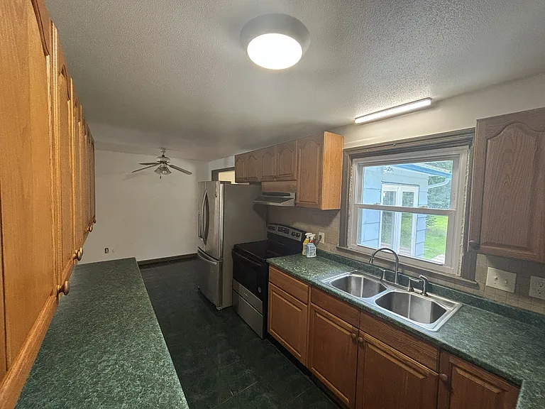 39 Huntington Rd — Photo 6