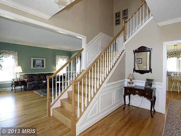 4th image of 1002 Woodshire Ln