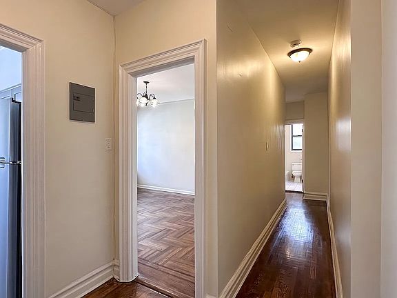 2nd image of 402 Marine Ave APT 2B