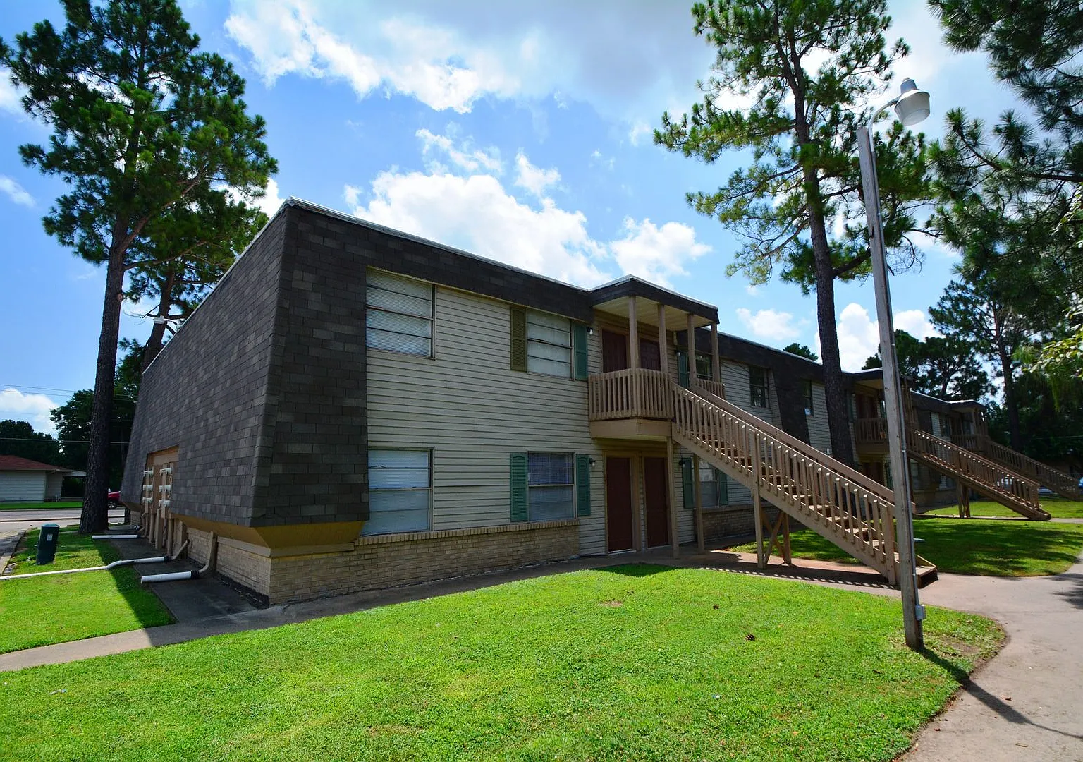 South Point Apartments — Photo 4