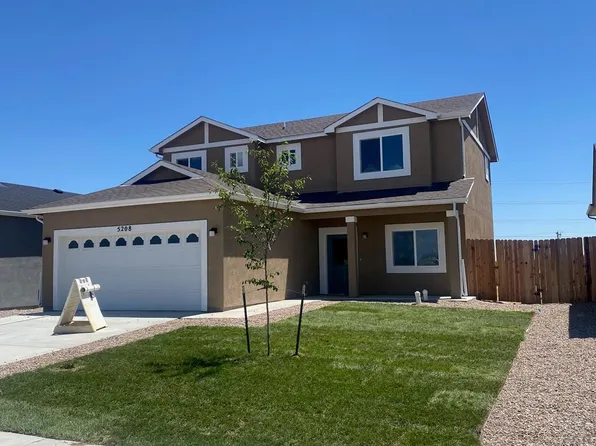 5208 Crested Hill Dr, Pueblo, CO 81008