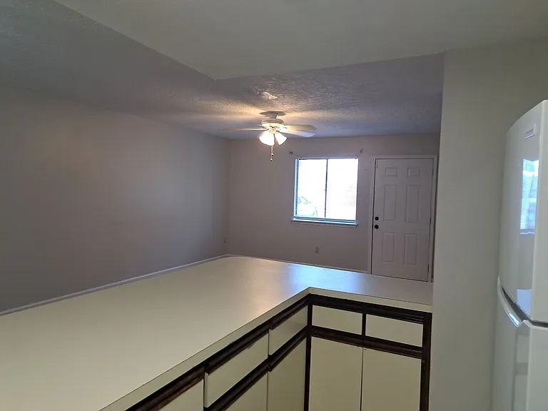 4837 S Lakewood Dr — Photo 4