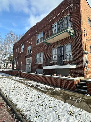 8602 Bancroft Ave #2 Photo 1