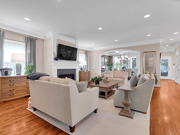 4th image of 11 English Ivy Ln