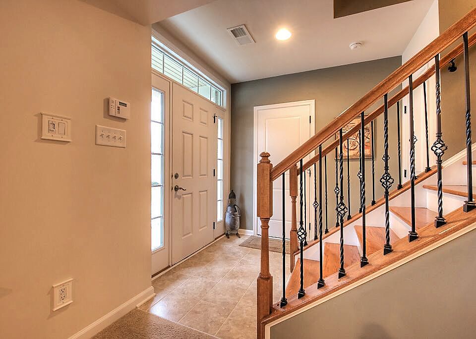 1st image of 121 Siena Ln