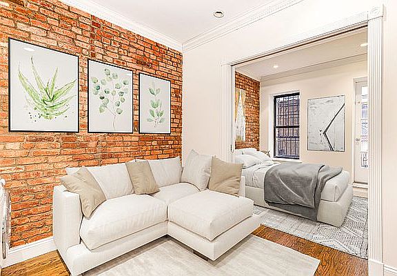 3rd image of 610 E 9th St APT 22
