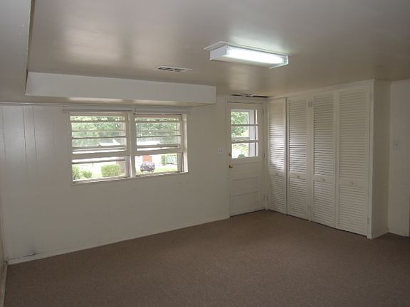 BASEMENT/OUTSIDE ENTRANCE