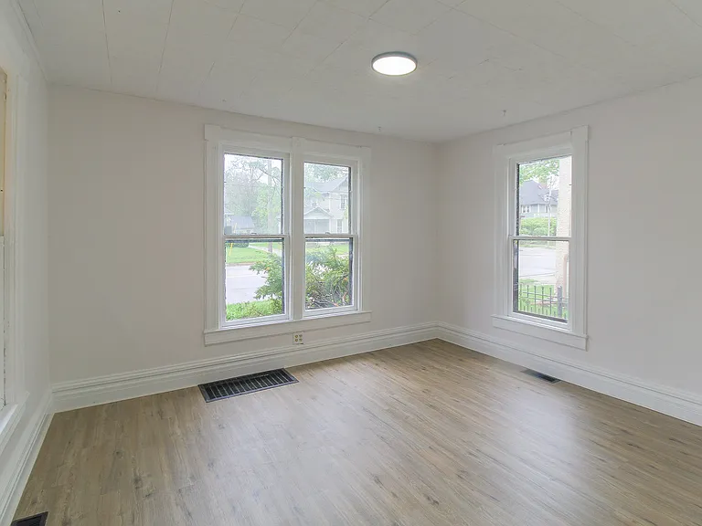 416 Douglas Ave — Photo 19