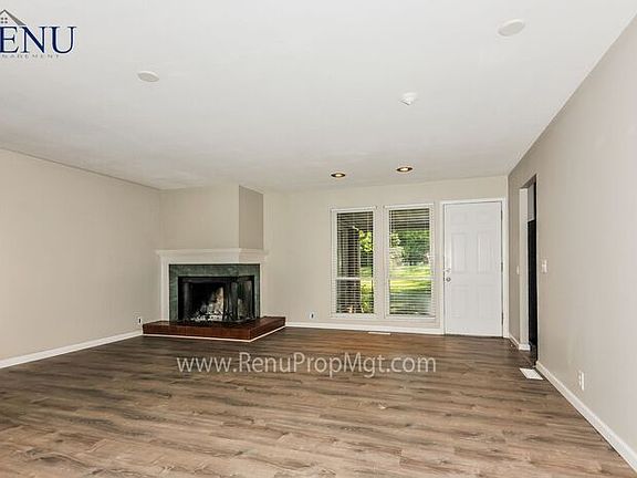 3rd image of 3001 Wintergreen Dr