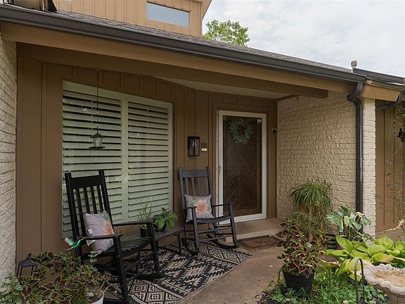 3rd image of 412 Timber Ridge Rd