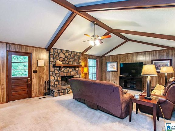 5th image of 721 Oak Dr E