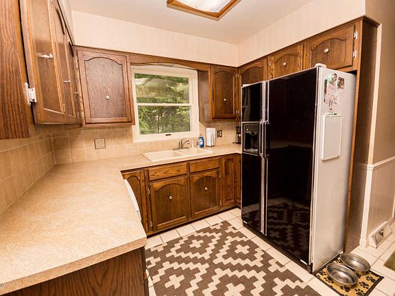 5th image of 3930 Lakeridge Dr