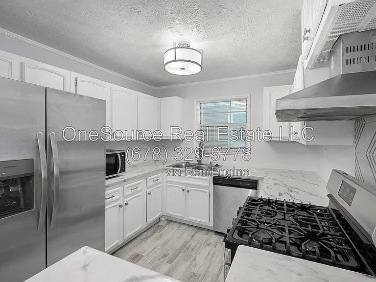 1410 Augusta Dr — Photo 13
