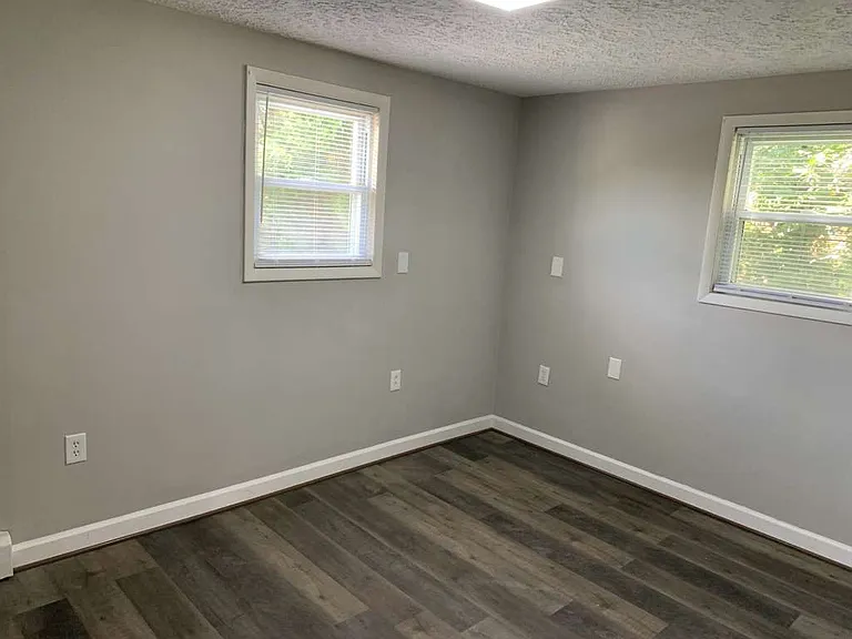 4421 Wilkens Ave — Photo 13