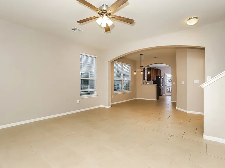 415 N Heatherwilde Blvd — Photo 6