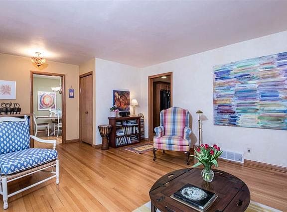 4th image of 3609 Corbridge Ln