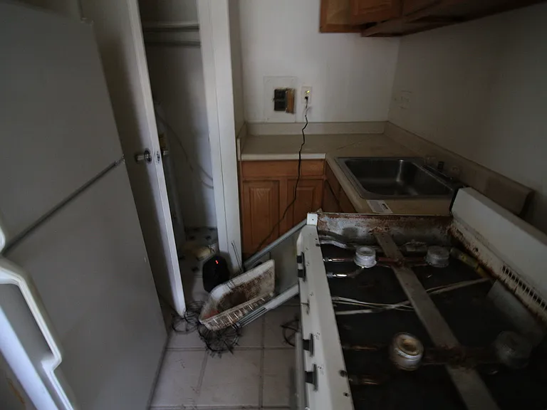 810 Nat Ct — Photo 2