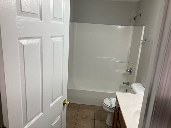 4th image of 311 Linden Walk APT C