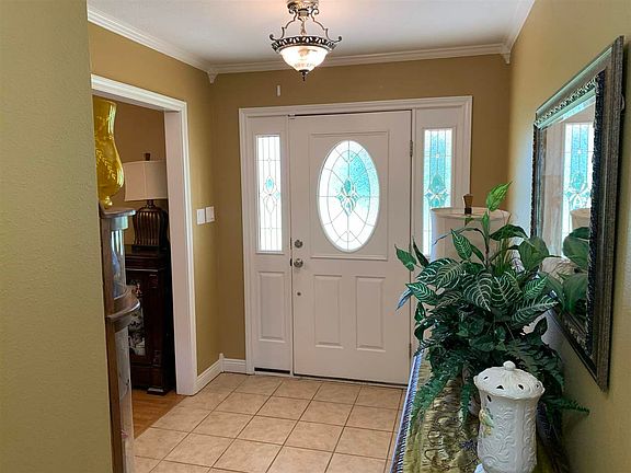 4th image of 1705 Greenwood Dr