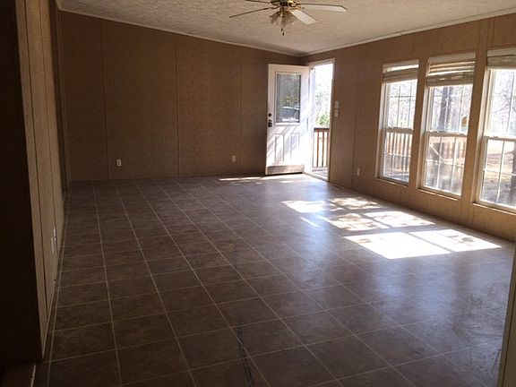 4th image of 125 Harbor Dr