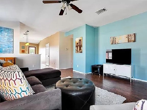 3rd image of 2298 Green Meadows Ln