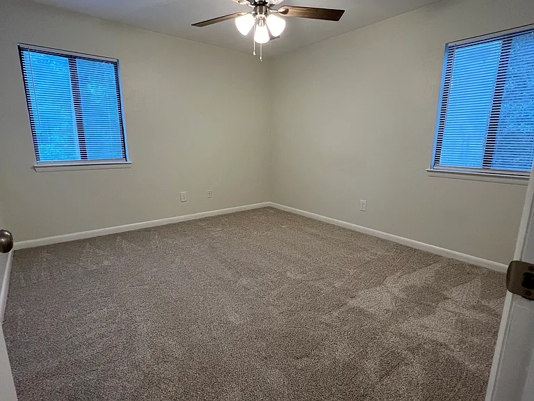 2682 N Point Ct #B — Photo 5