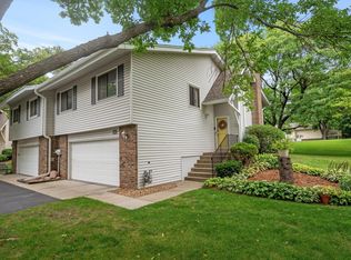 11161 Vessey Ct, Bloomington, MN 55437