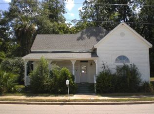 405 Peachtree St, Headland, AL 36345
