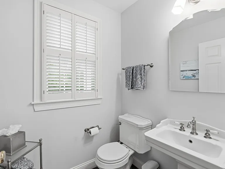 16 Gerber Cir — Photo 1