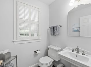 16 Gerber Cir, Needham, MA 02494