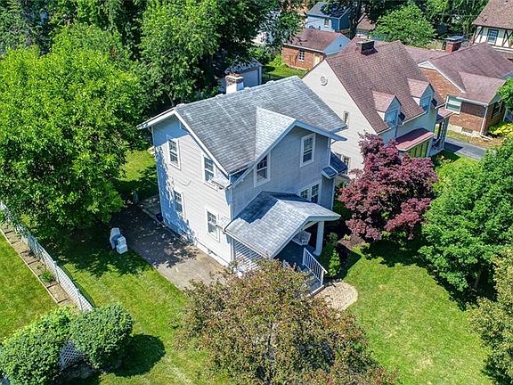2nd image of 350 Aberdeen Ave