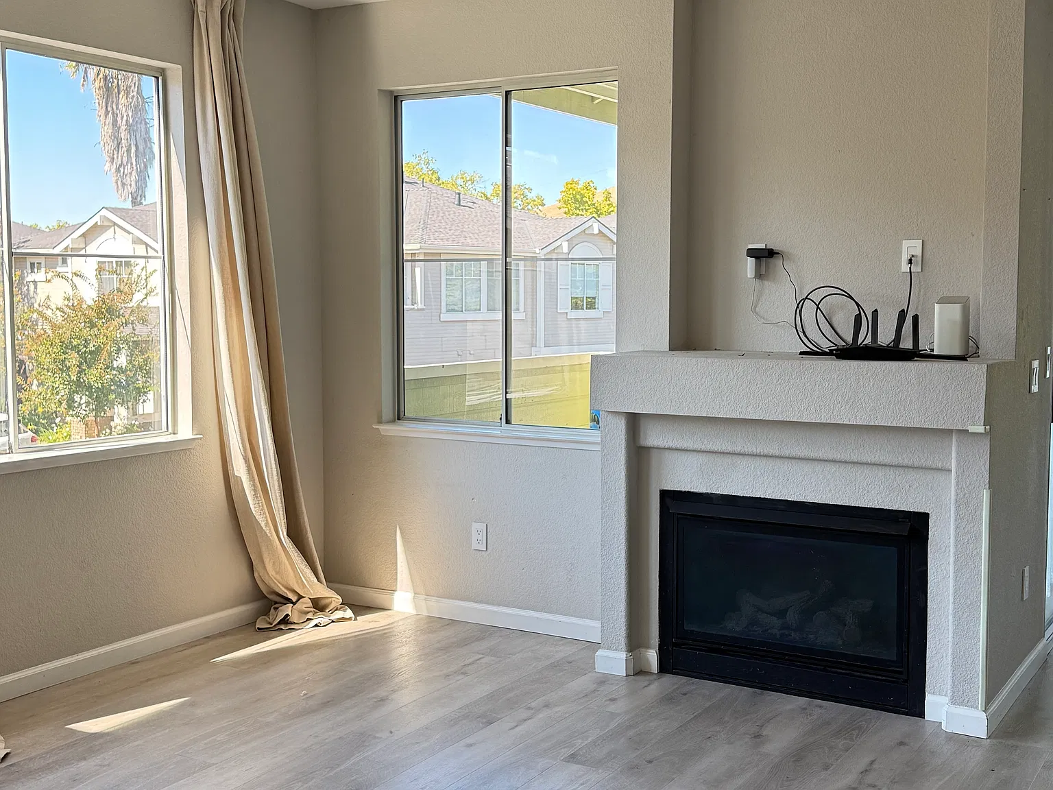 404 Shandon Ct — Photo 1