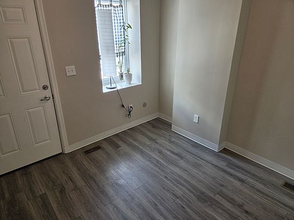 4th image of 8 W 20th St