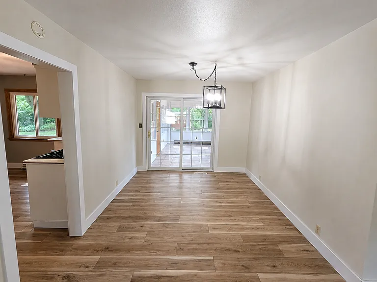 3600 Goetz Dr — Photo 10