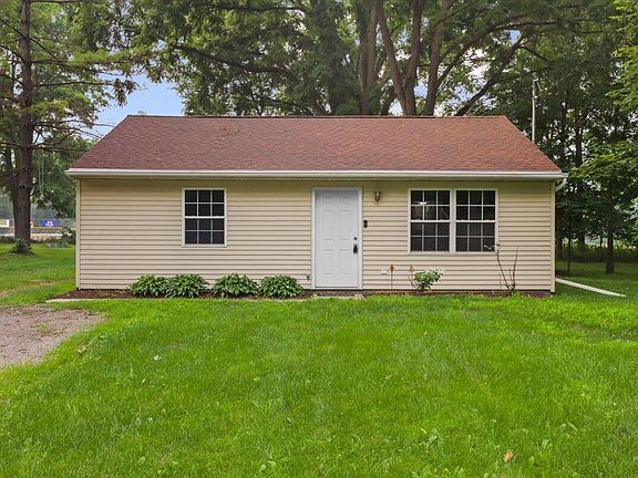 2nd image of 1091 Hickory St