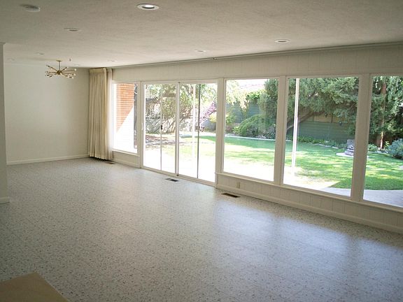4th image of 721 W Sunny Ln