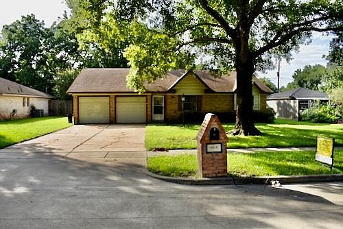 1st image of 16010 Acapulco Dr