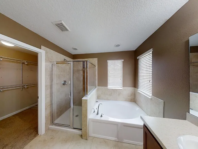 15695 Lexington Park Blvd — Photo 37