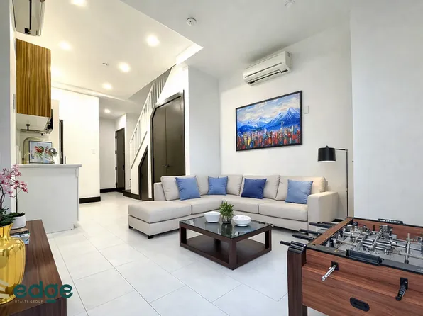 118 Tompkins Avenue image 1 of 18