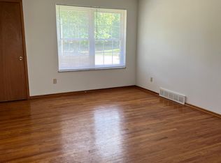 1019 Taman Ct, Saint Louis, MO 63122
