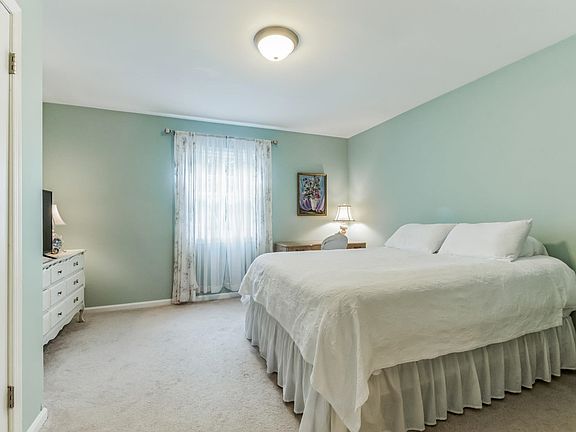 2nd image of 119 Scott Ln