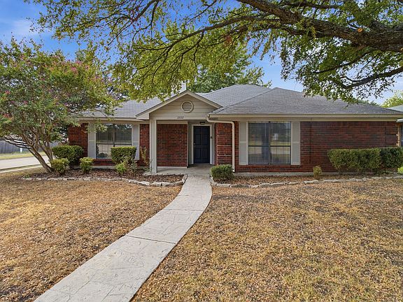 2nd image of 2222 Cortland Cir