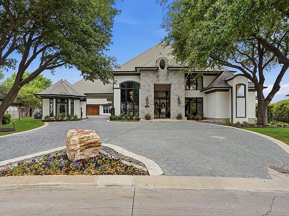 2nd image of 5801 Cypress Point Dr