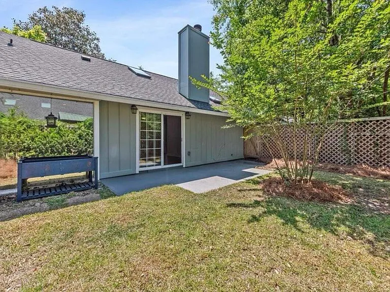 1120 Daffodil Ln — Photo 22