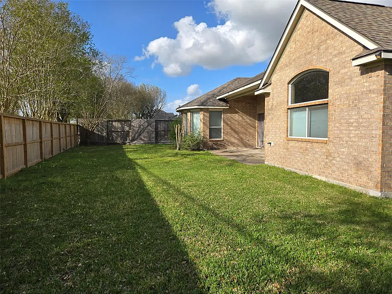 3218 Waters Edge Dr — Photo 47