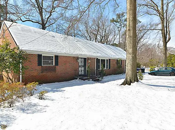 5023 Pinecroft Ln, Portsmouth, VA 23703