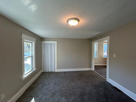 4th image of 3150 W 70th St #Up